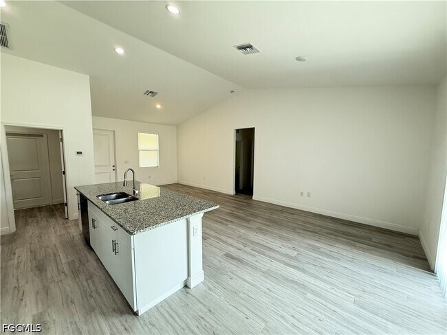 Foto del edificio - 611 Greenbriar Blvd