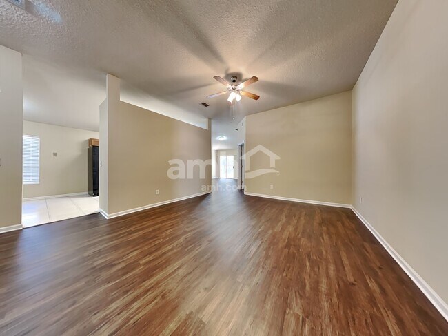 Foto del edificio - 12333 Anarania Dr