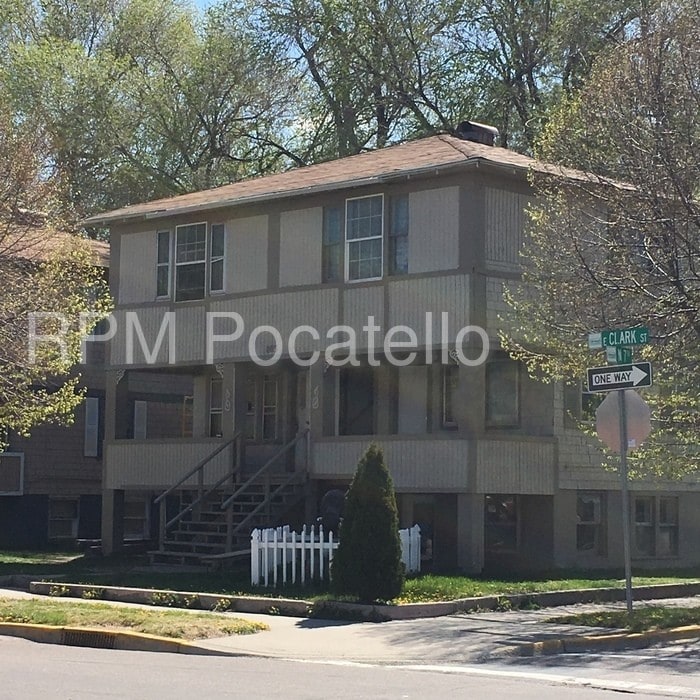 Primary Photo - 803 E Clark St