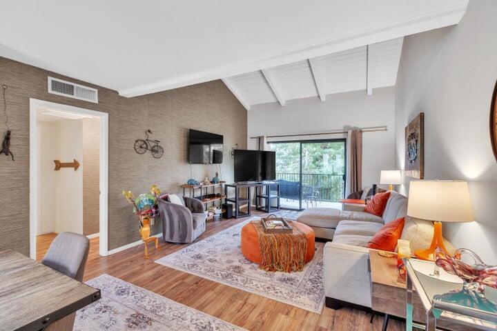 Foto principal - 2160 S Palm Canyon Dr