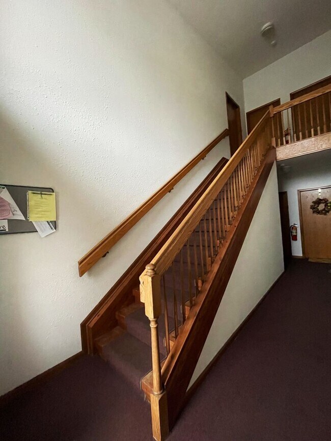 Building Photo - Two Bedroom Condo in Stadium Meadows! Flex...