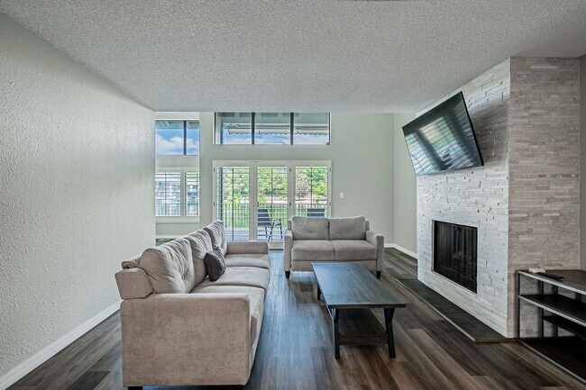 Foto del edificio - 3BD, 2.5BA Arapahoe Lake Park Townhome Nea...