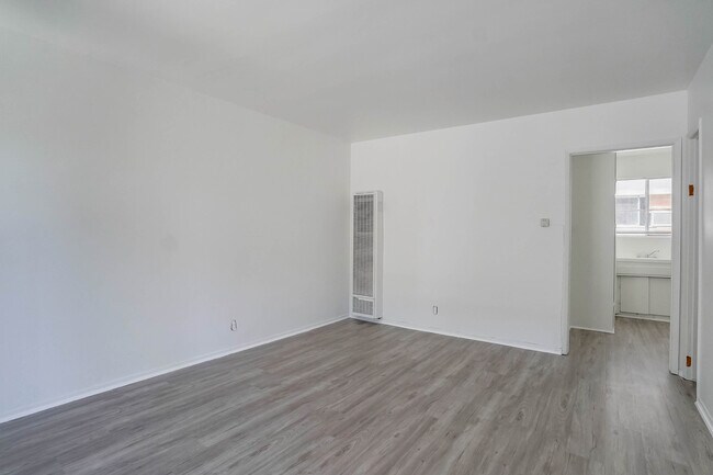 Foto del edificio - 7117 Fulton Ave