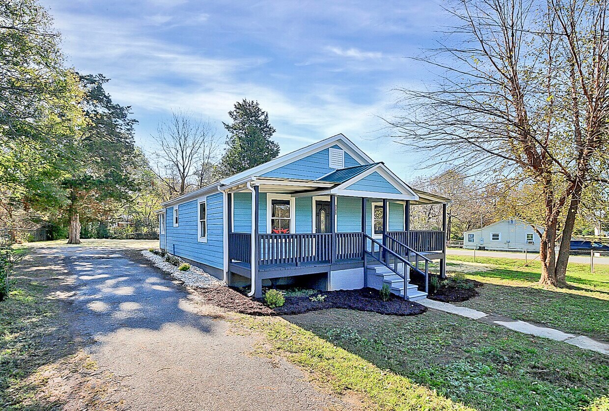 Foto principal - 209 Fairdale St