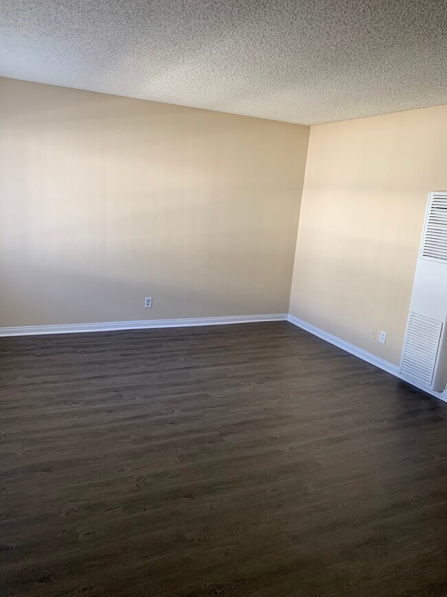 Building Photo - 808 N Azusa Ave
