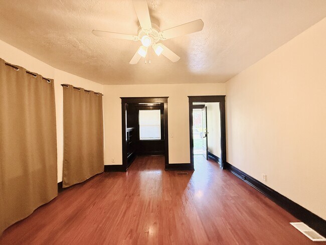 Foto del edificio - 578 E 21st St