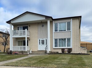 Building Photo - 9731 S 90th Ave