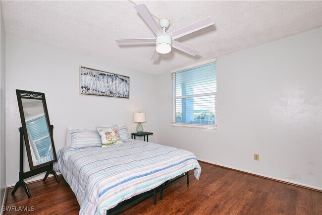 Foto del edificio - 5959 Winkler Rd