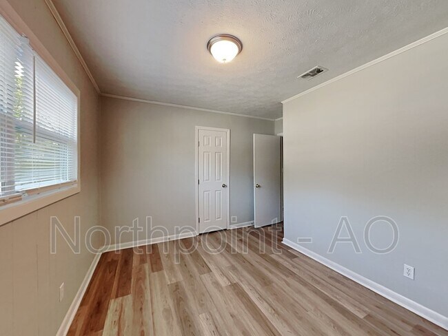 Building Photo - 10204 Allen Dr SW