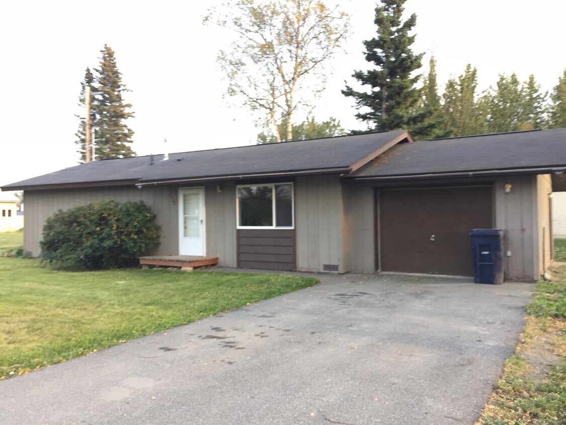 Primary Photo - 1007 S Dimond St