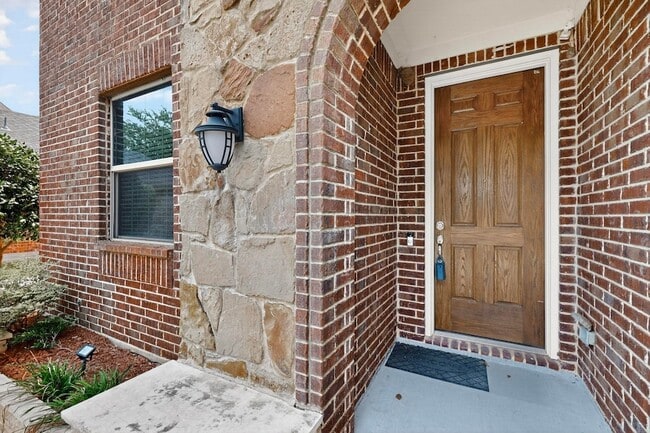 Building Photo - 604 Knightsbridge Ln