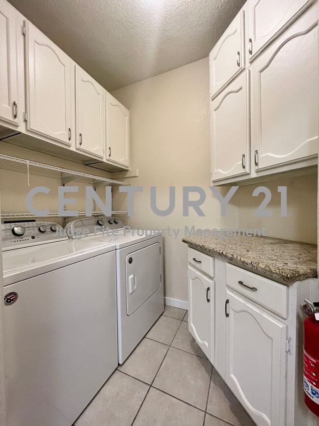 Foto del edificio - Lovely 2/1.5 Condo in Gated Fort Worth Com...