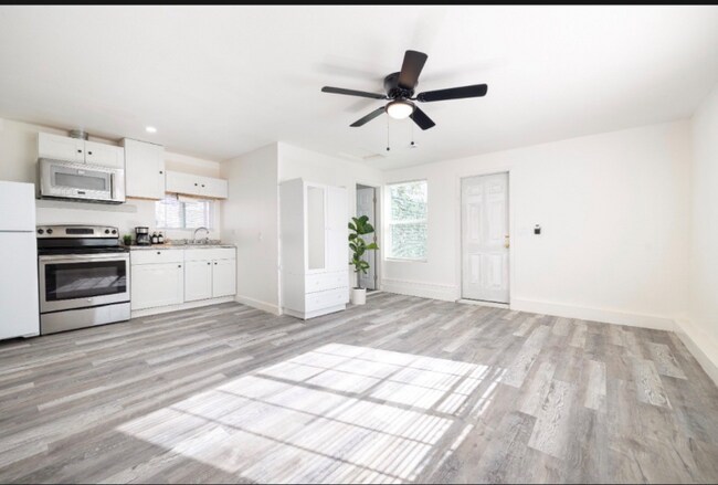 Foto del edificio - 4344 Keeler Ave