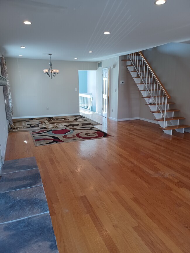 continue living area - 254 Monahan Ave