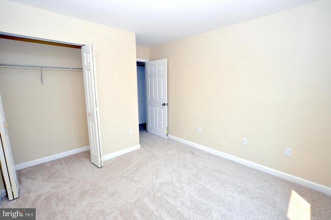 Building Photo - 6710 Ridge Rd