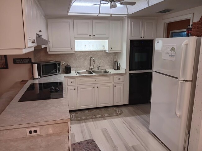 Building Photo - 34 Kathy Dr