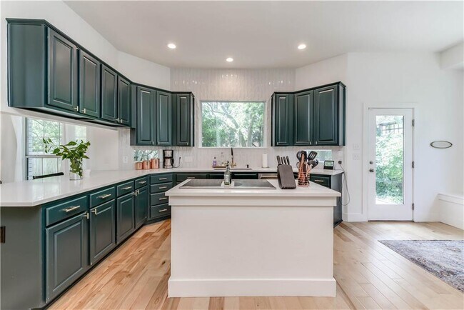 Foto del edificio - 4809 Whispering Valley Dr