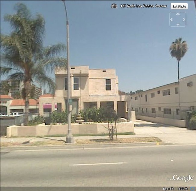 Building Photo - 426 N Los Robles Ave