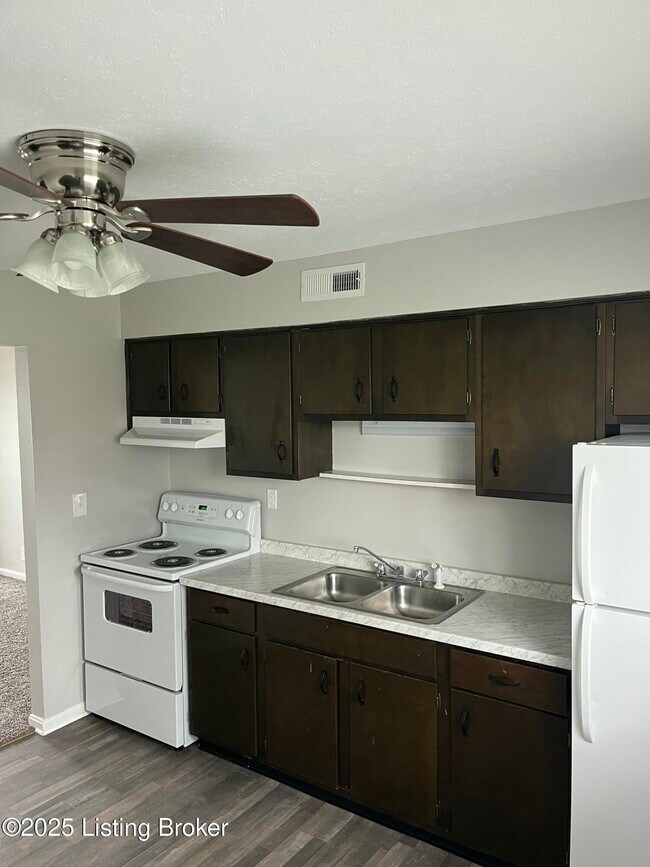 Foto del edificio - 6983 Dixie Hwy