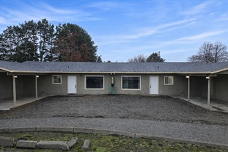 Building Photo - 5008-5010 W Canal Dr