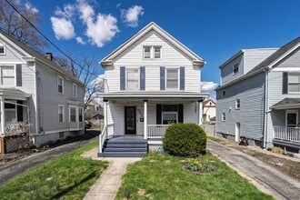 Building Photo - 2892 Markbreit Ave