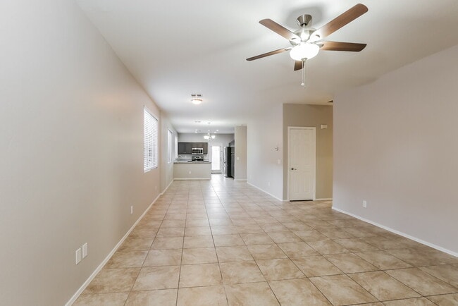 Building Photo - 2743 W Lamar Rd