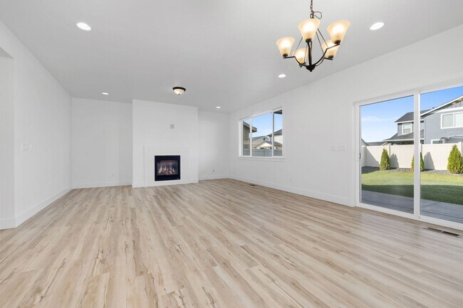 Foto del edificio - Modern Luxury in Meridian’s Oaks North – 4...