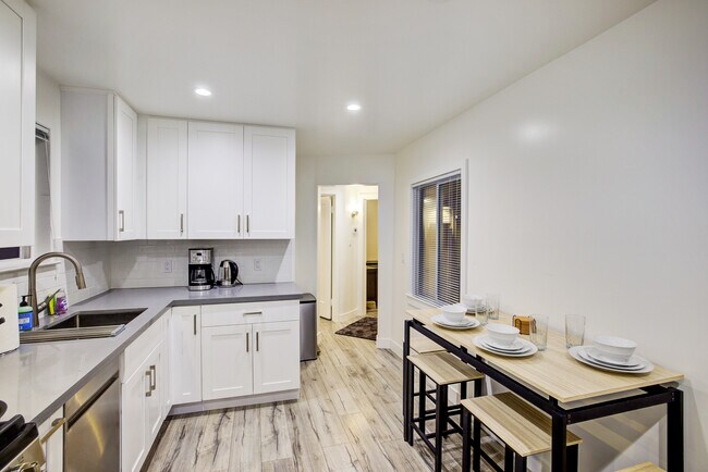 Foto del edificio - 675 3rd Ln