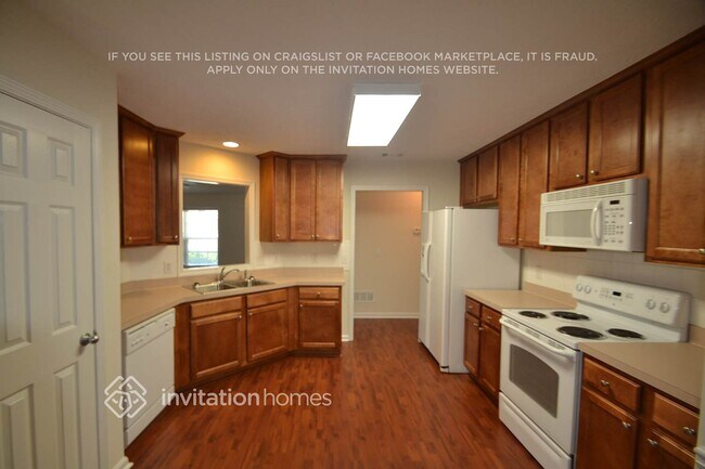 Building Photo - 555 Wellington Ln