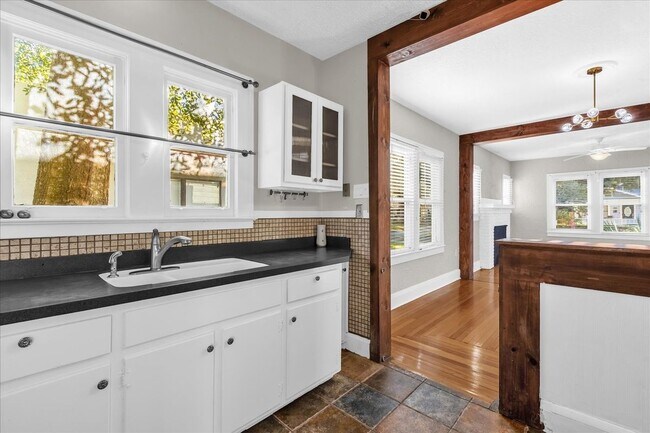 Foto del edificio - 1633 E Concord St