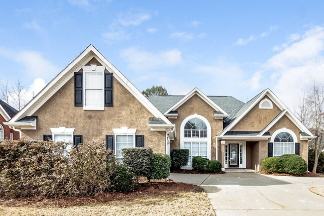 Building Photo - 608 Falcons Ridge