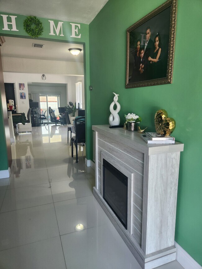 Foto del edificio - 3120 SW 64th Ave