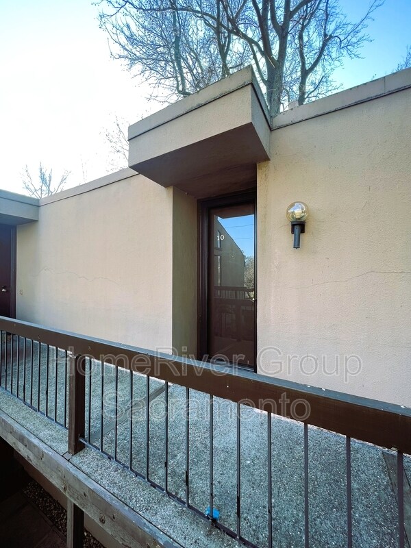 Foto principal - 873 Woodside Ln E