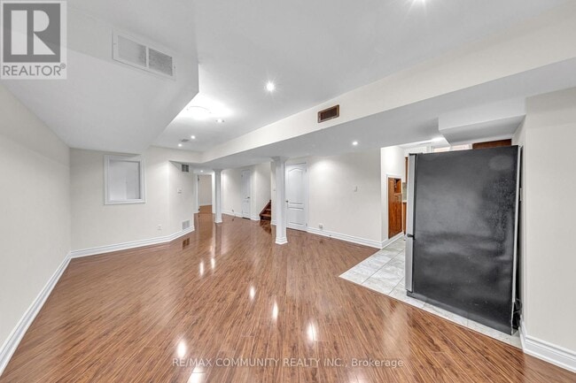 Building Photo - 17 Rouge Bank Dr