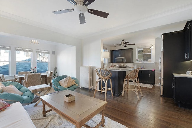 Photo - 6429 N Wayne Ave Apartment