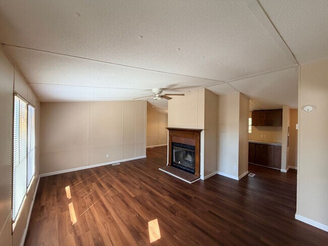 Building Photo - 3BD/2B Mobile Home - Whitewater Road Area