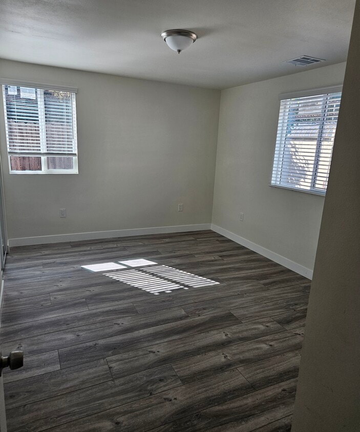 Foto del edificio - 1334 W 103rd St