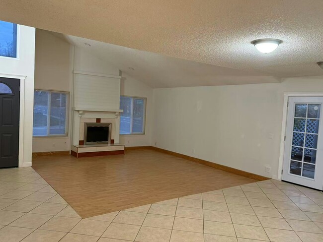 Foto del edificio - 6801 Olive Tree Way