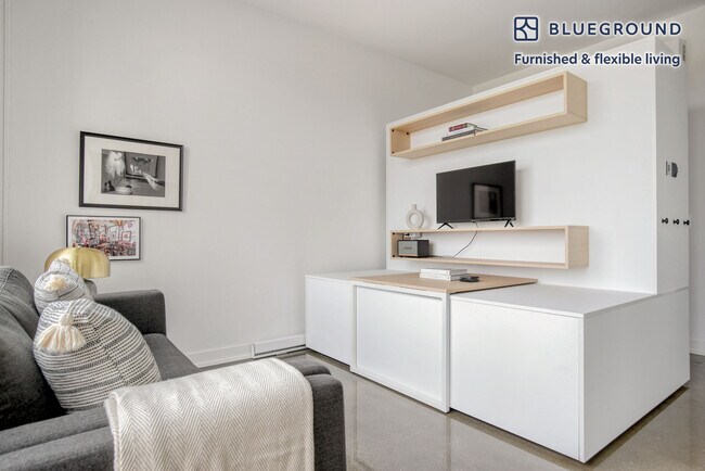 Foto del edificio - 1461 S Blue Island Ave