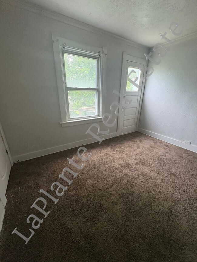 Foto del edificio - Bright & Spacious 3-Bed Home in Library Vi...