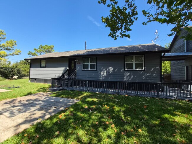 Building Photo - 12335 Roy Rd