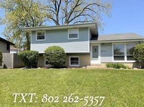 Building Photo - 438 W Lake Park Dr