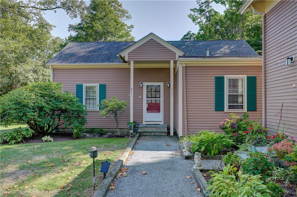 Primary Photo - 97 Narragansett Ave
