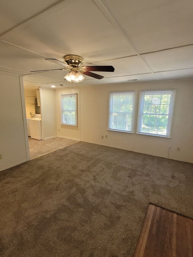 Building Photo - 2 Bedroom Home with large yard