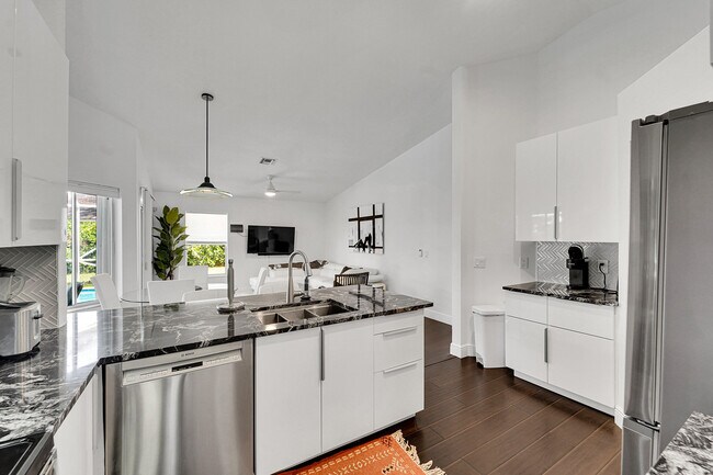 Foto del edificio - 945 Sunflower Ave