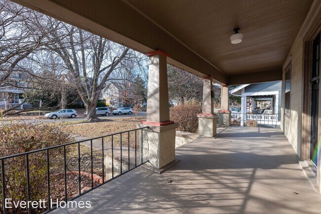 Foto del edificio - 3 br, 2 bath House - 549 E Delmar St
