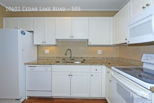 Building Photo - 10401 Cedar Lk Rd S