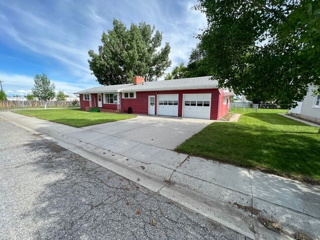 Foto del edificio - 429 E Pine St