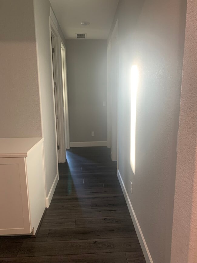 Foto del edificio - 2011 Jalen St