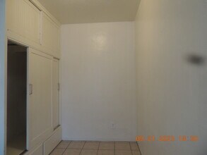 Building Photo - 532 21st St